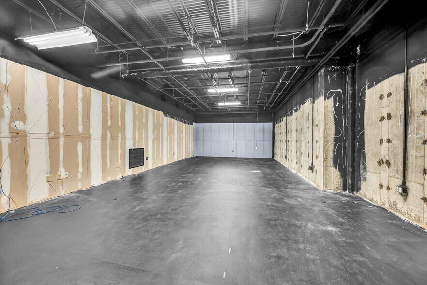 More Photos Of 11 Mile Hill Rd, Newtown Office For Lease