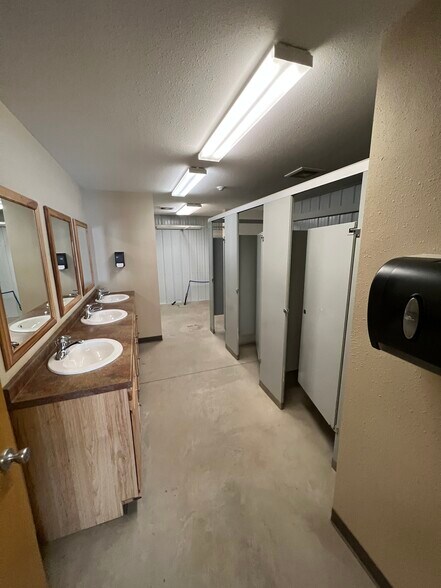 More Photos Of 6035 138th Ave NW, Williston Industrial For Lease