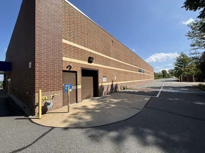 More Photos Of 656 Philadelphia Ave, Reading Drugstore For Lease