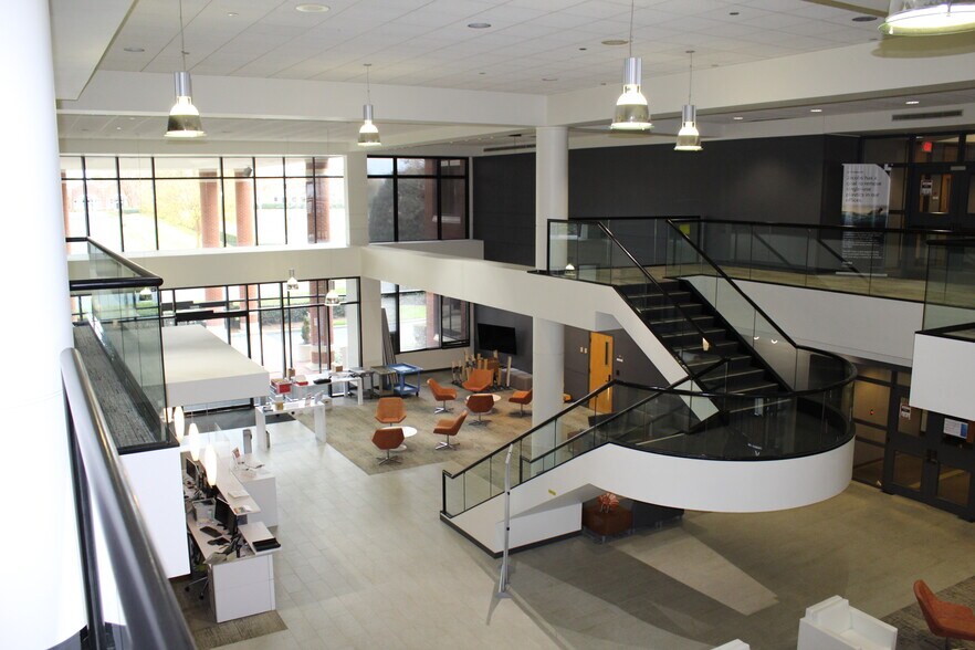 More Photos Of 1041 E Butler Rd, Greenville Office For Lease