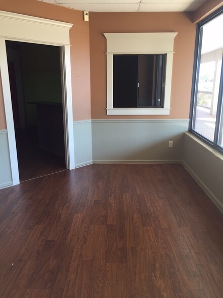 More Photos Of 144 S Thomas St, Tupelo Office For Lease