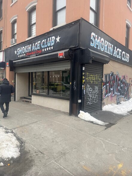 Primary Photo Of 101 Graham Ave, Brooklyn Storefront Retail Residential For Lease