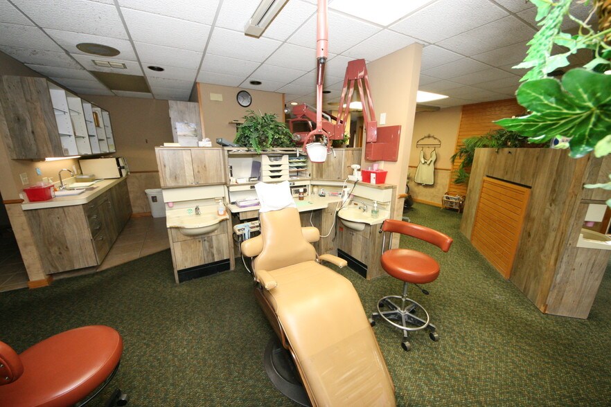 More Photos Of 6430 Madison St, New Port Richey Medical For Sale