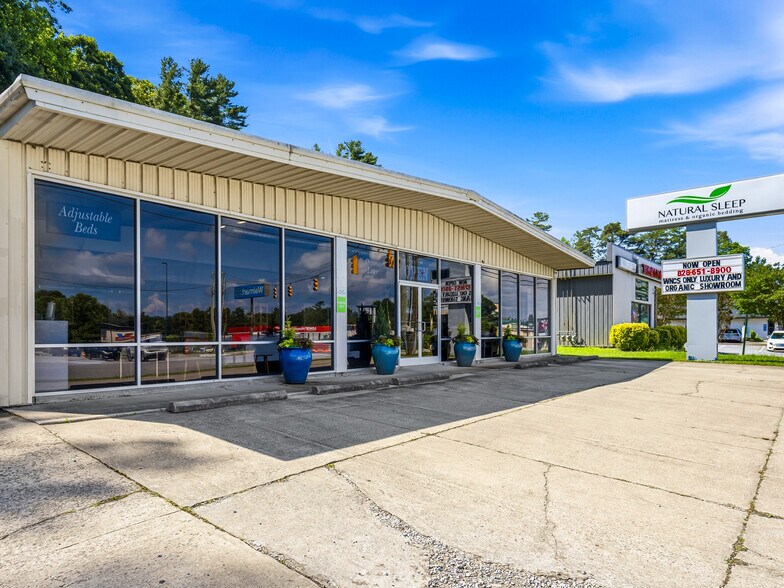 More Photos Of 71 Airport Rd, Arden Freestanding For Sale