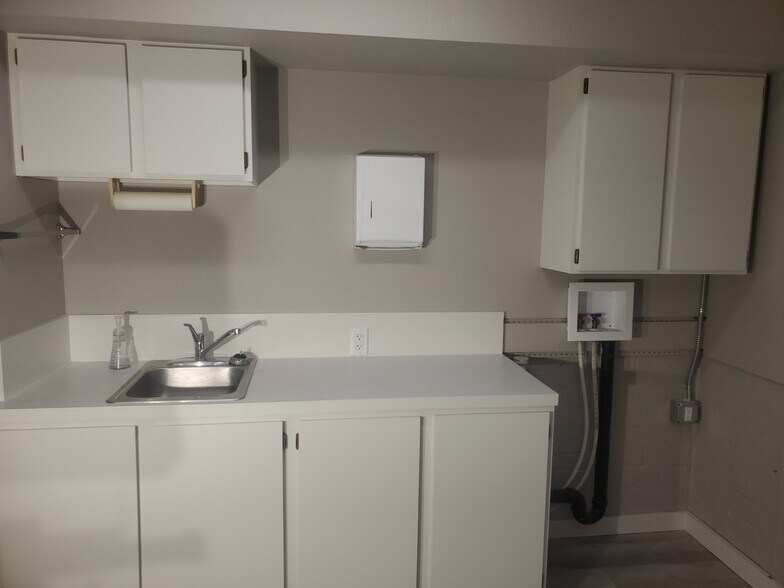 More Photos Of 98 E 9th St, Wenatchee Office Residential For Lease