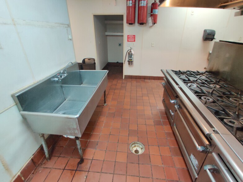More Photos Of 17721 NW 27th Ave, Miami Gardens Restaurant For Lease