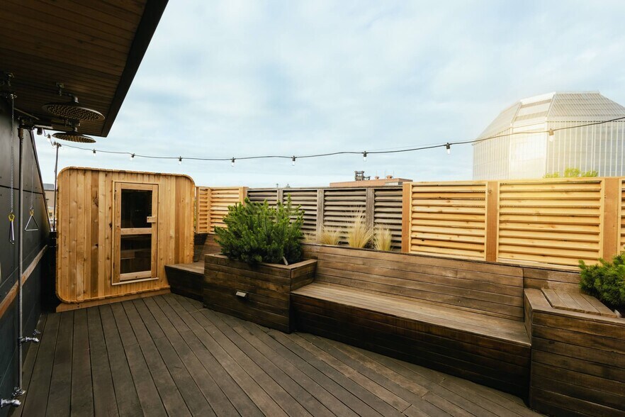 More Photos Of 203-209 NW 3rd Ave, Portland Hotel For Sale