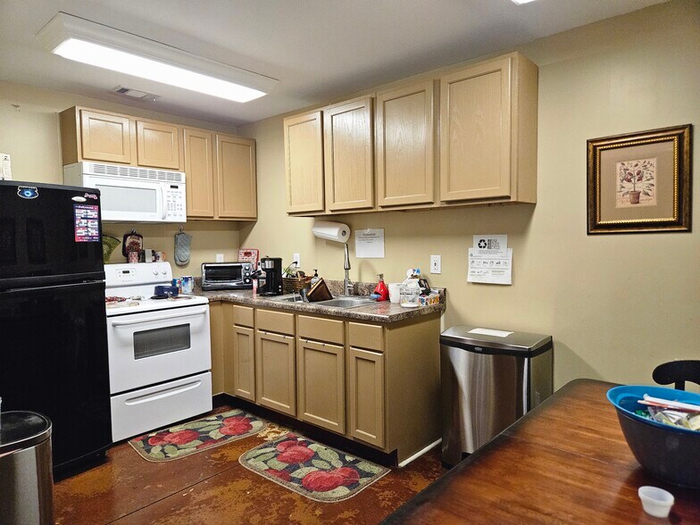 More Photos Of 4462 Bretton Ct NW, Acworth Flex For Sale