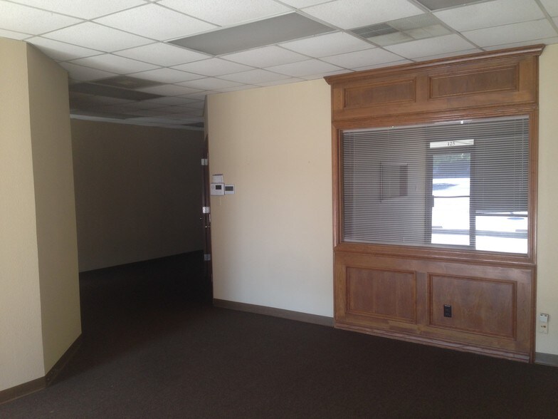 More Photos Of 209 Bedford Rd, Bedford General Retail For Lease