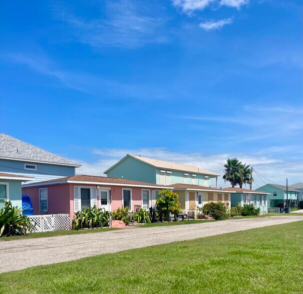 More Photos Of 1206-1214 S Church St, Rockport Apartments For Sale