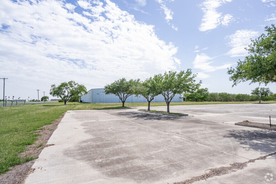 More Photos Of 5806 E Grimes Ave, Harlingen Manufacturing For Sale