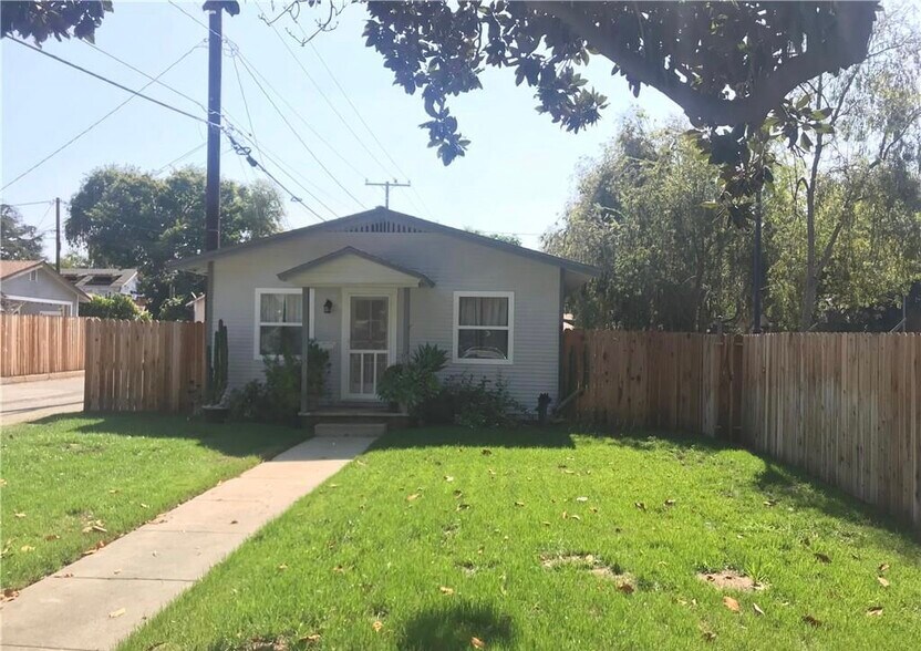 More Photos Of 2122 E St, La Verne Land For Sale
