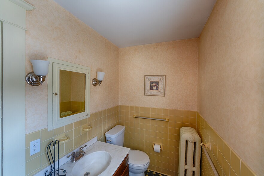 More Photos Of 105 Gleneida Ave, Carmel Office For Sale