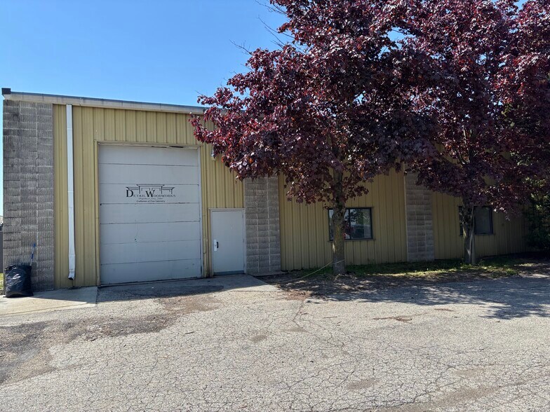 More Photos Of N114W18775 Clinton Dr, Germantown Manufacturing For Sale