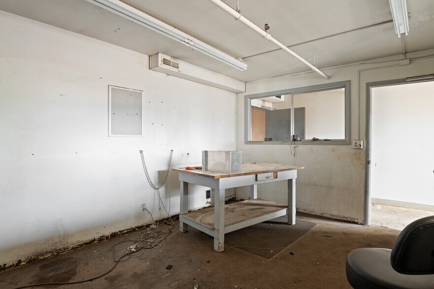 More Photos Of 523 7th Ave, Longview Warehouse For Sale