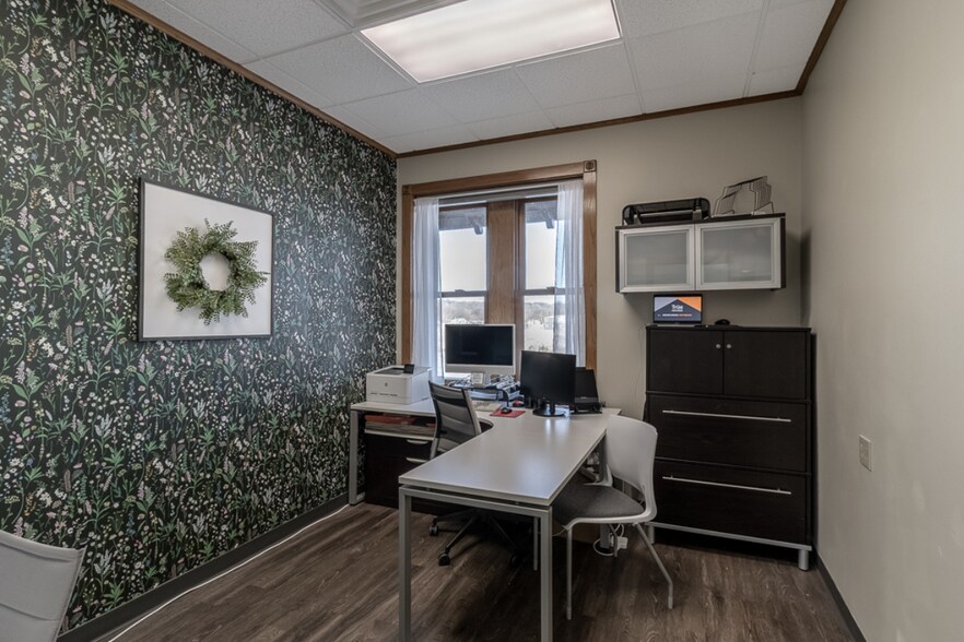 More Photos Of 112-142 S Riverfront Dr, Mankato Office For Lease