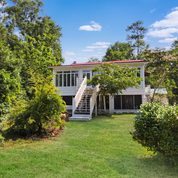 Primary Photo Of 1201 Crescent St, Summerton Apartments For Sale