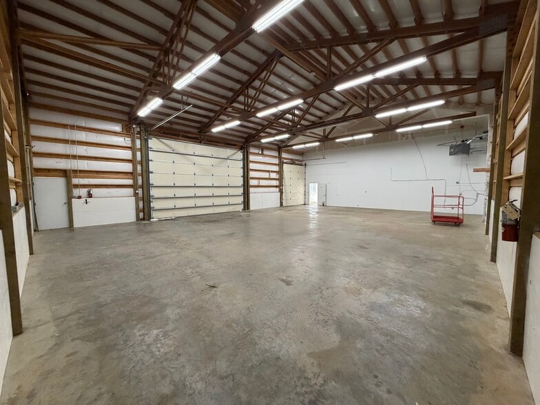 More Photos Of 22407 Foss Rd NE, Poulsbo Warehouse For Lease