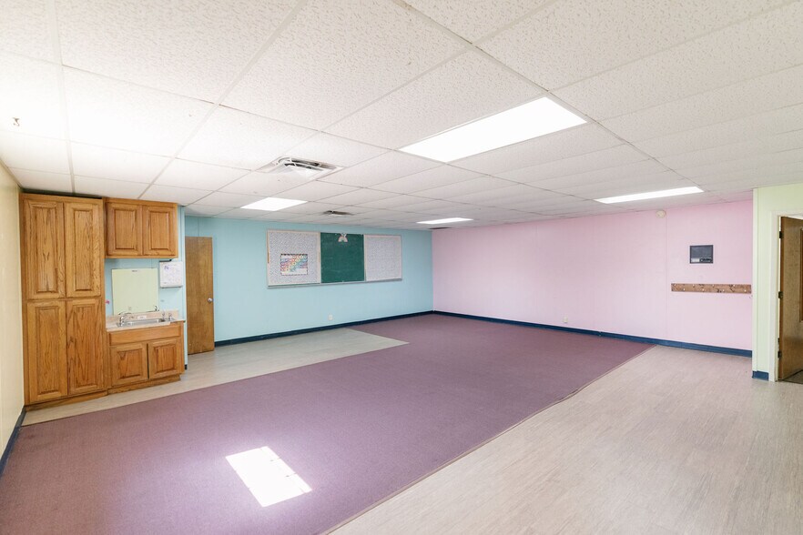 More Photos Of 1522 Weeks St, Wichita Falls Office For Sale