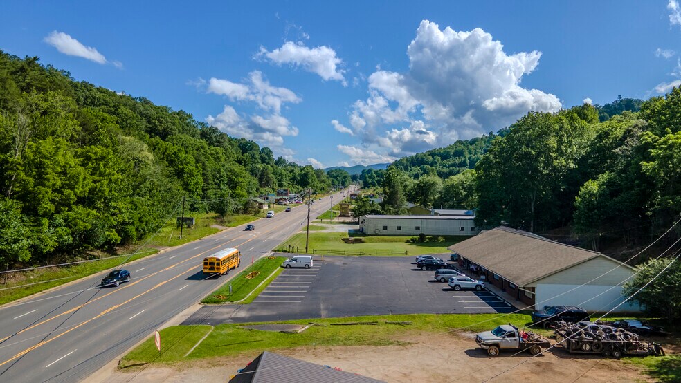 More Photos Of 1785 Georgia Rd, Franklin Freestanding For Sale