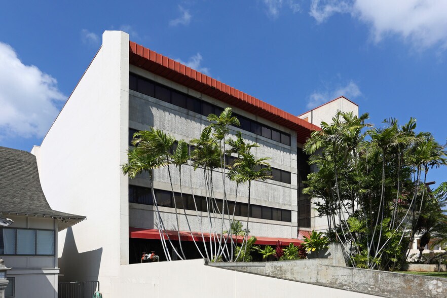 More Photos Of 1712 Liliha St, Honolulu Medical For Lease
