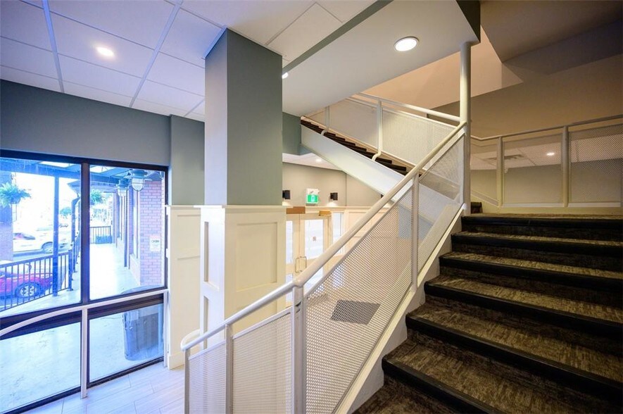 More Photos Of 180 James St S, Hamilton Office For Lease