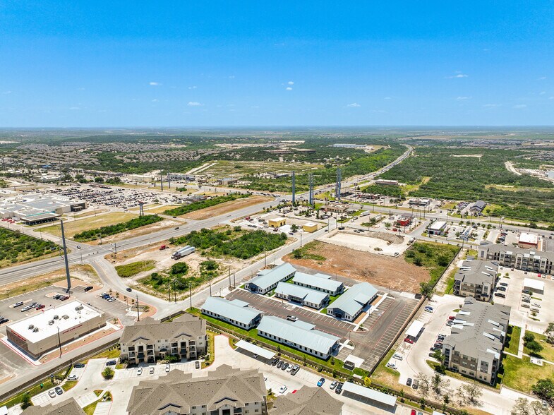More Photos Of 211 Crossing Ave, San Antonio Unknown For Lease