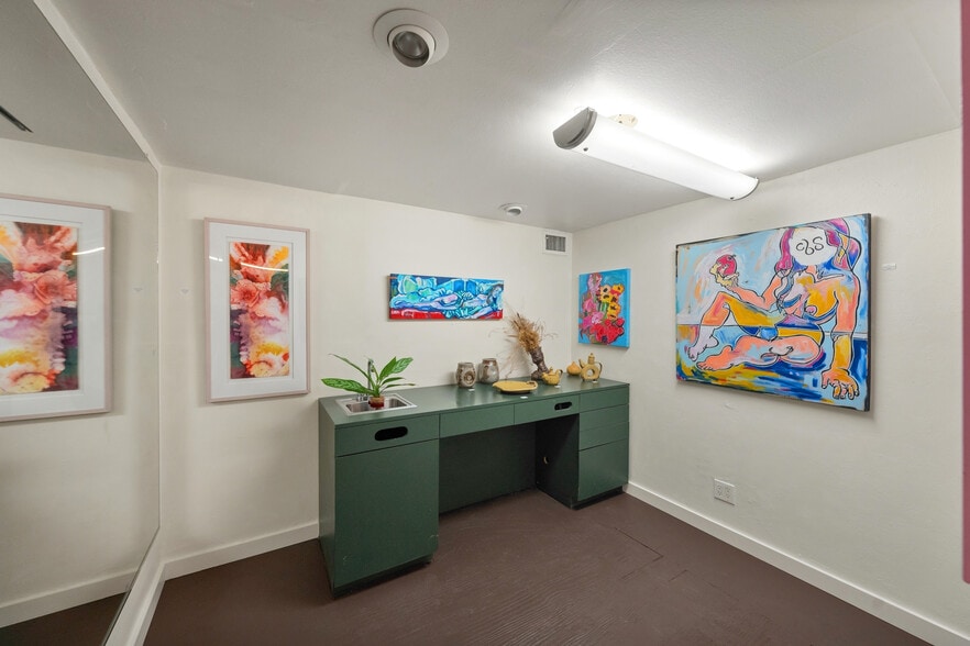More Photos Of 515 22nd St, Galveston General Retail For Sale