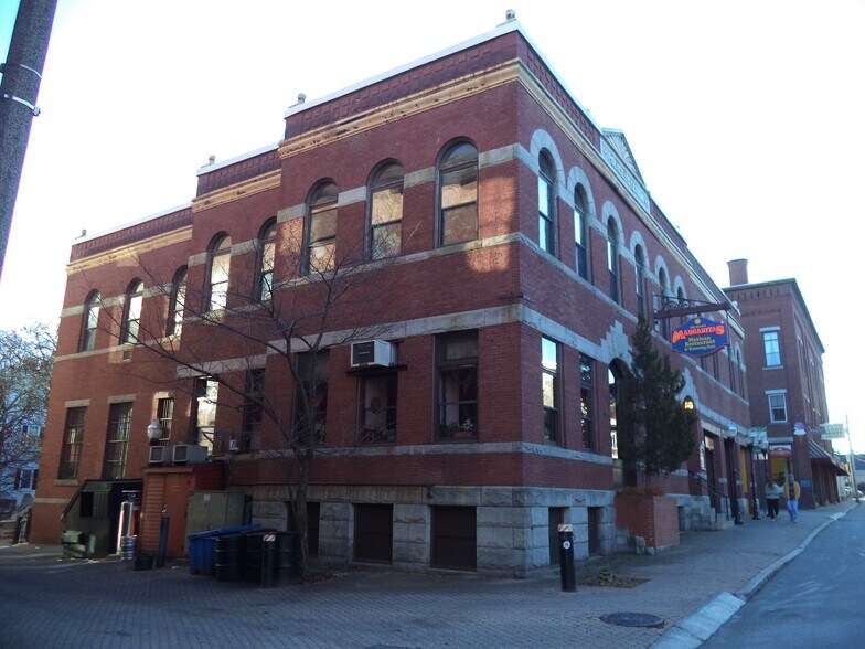 More Photos Of 5 Warren St, Concord Storefront Retail Office For Sale