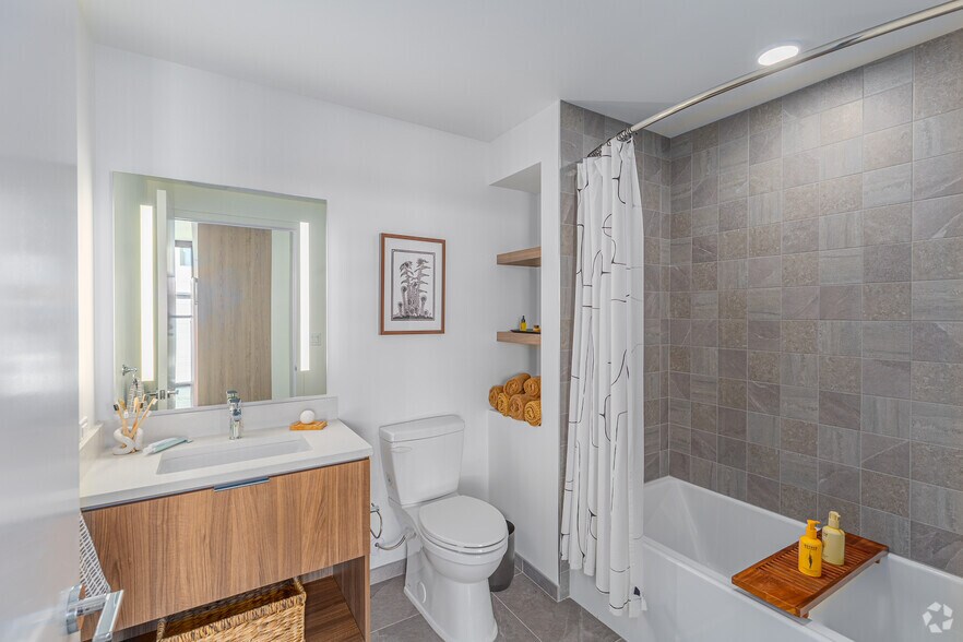 More Photos Of 1331 Columbia St, San Diego Apartments For Lease