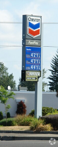 More Photos Of 3514 Commercial St SE, Salem Service Station For Lease