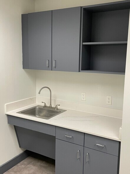 More Photos Of 4120 Southwest Fwy, Houston Medical For Lease