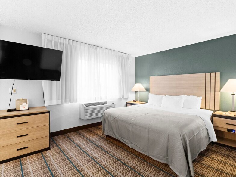 More Photos Of 15150 Brighton Rd, Brighton Hotel For Sale