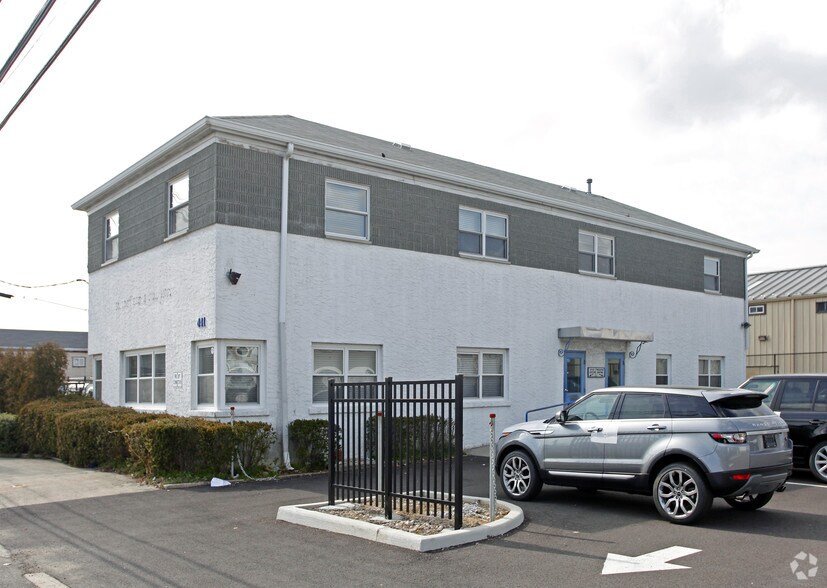 Primary Photo Of 441 Waverly Ave, Mamaroneck Office For Lease