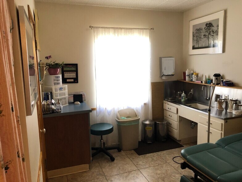 More Photos Of 2011 19th St, Bakersfield Medical For Lease
