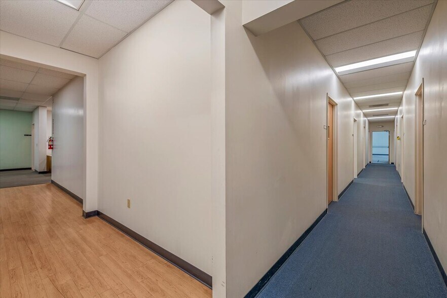 More Photos Of 1290 Reamwood Ave, Sunnyvale Research And Development For Lease