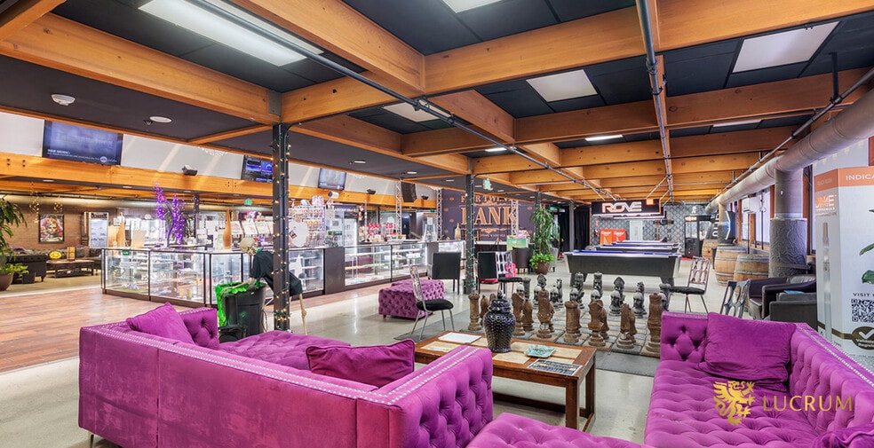 More Photos Of 296 S Palm Canyon Dr, Palm Springs Storefront Retail Office For Sale