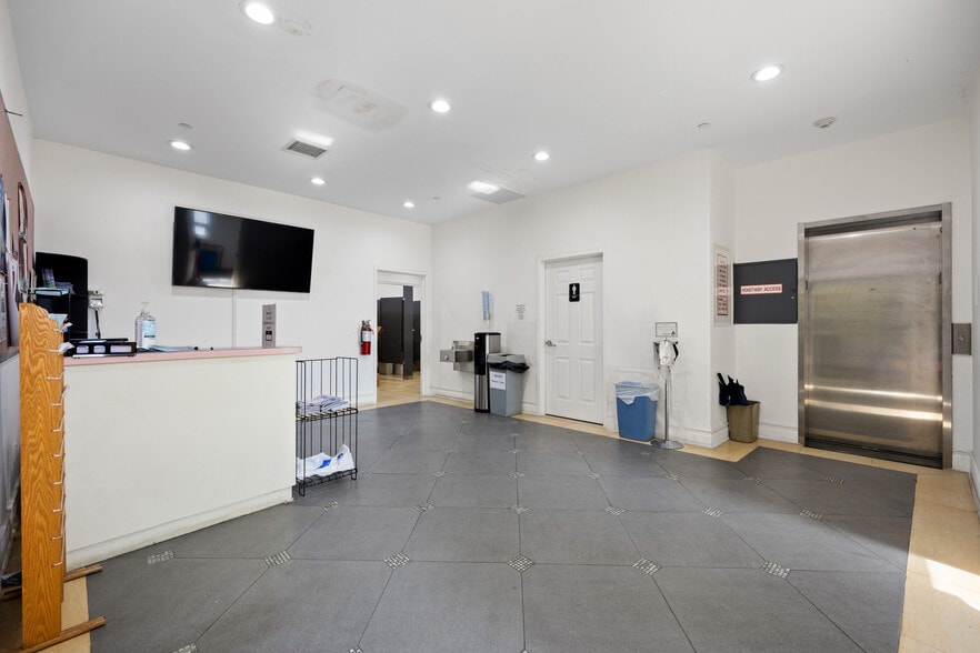 More Photos Of 7543 Parsons Blvd, Flushing Storefront Retail Office For Sale