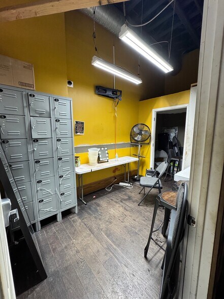 More Photos Of 1330 Walnut St, Philadelphia General Retail For Sale