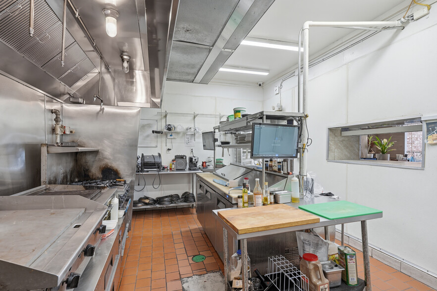 More Photos Of 1021-1029 Park St, Jacksonville Storefront For Lease