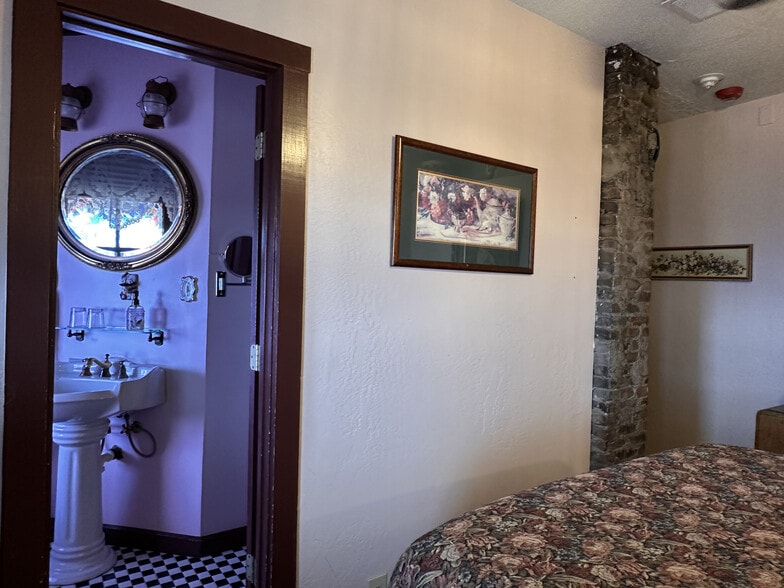 More Photos Of 541 Main St, Jerome Hotel For Sale