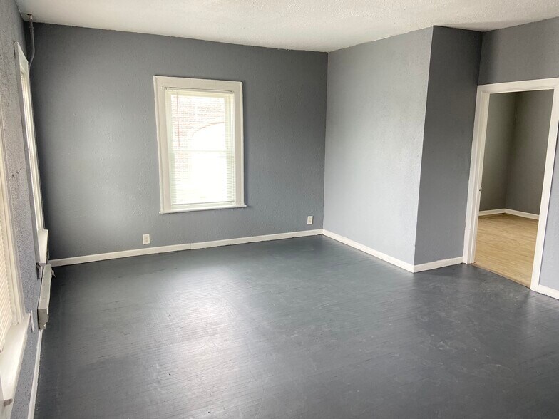 More Photos Of 1918 W Washington St, Indianapolis Apartments For Sale