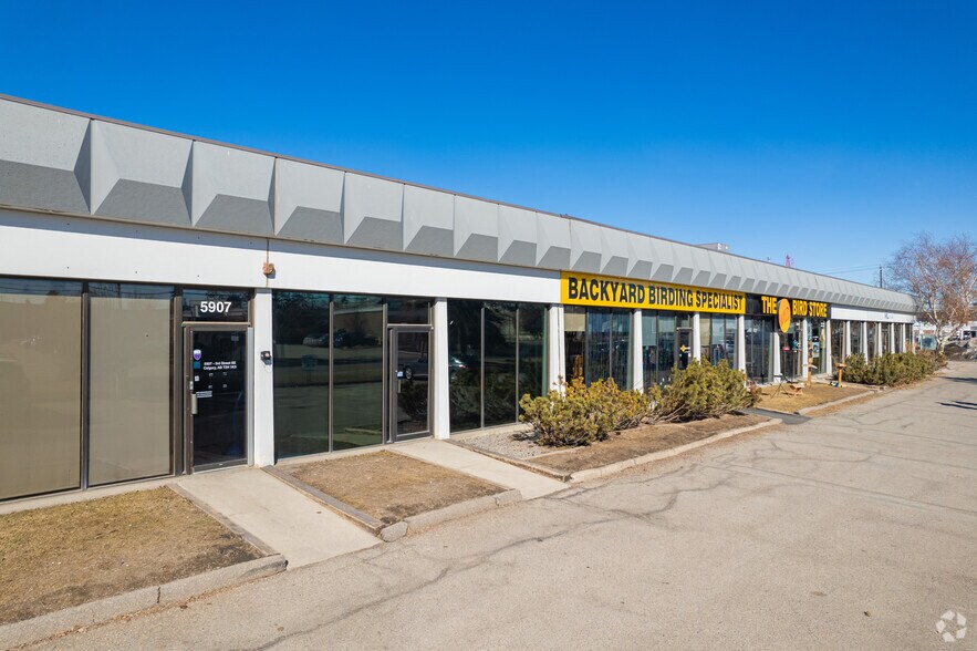 More Photos Of 5901-5923 3rd St SE, Calgary Light Distribution For Lease