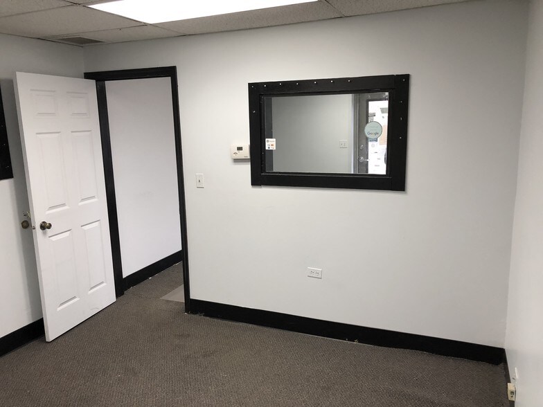 More Photos Of 735-739 N Yale Ave, Villa Park Warehouse For Lease