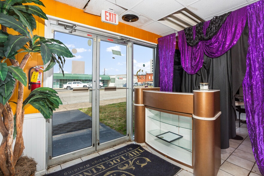 More Photos Of 707 Wilmer Ave, Anniston Office For Sale