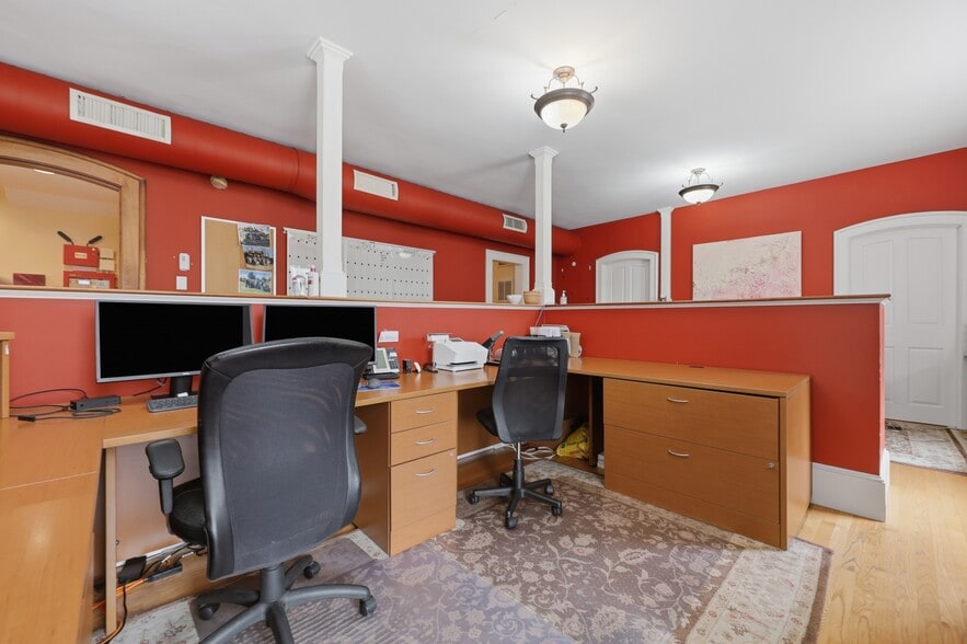 More Photos Of 39 State St, Newburyport Storefront Retail Residential For Sale