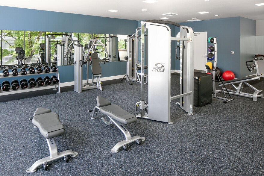 More Photos Of 1221 SW 11th Ave, Portland Apartments For Lease