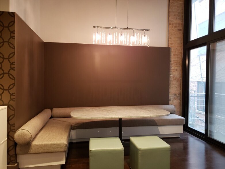More Photos Of 824 W Superior St, Chicago Office Residential For Sale