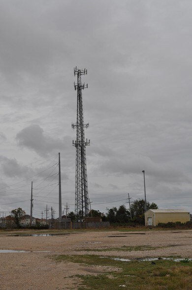 More Photos Of 3601-3939 Peters Rd, Harvey Land For Lease