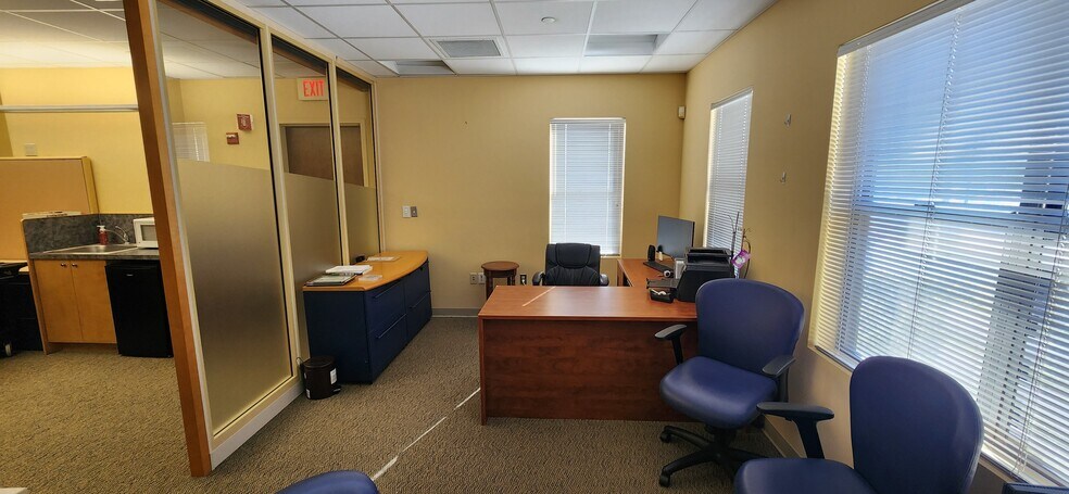 More Photos Of 555 Heritage Rd, Southbury Medical For Lease